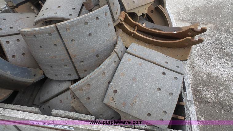 image for item BF9156 Assorted brakes shoes