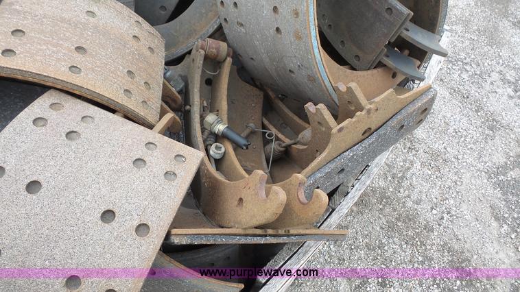 image for item BF9156 Assorted brakes shoes