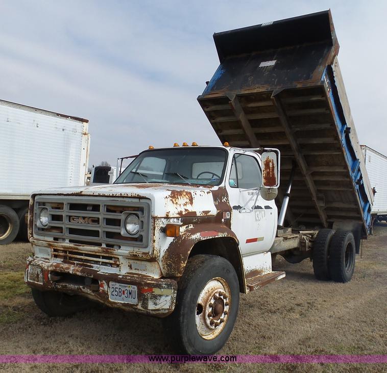 image for item BI9235 1989 GMC TopKick 7000 dump truck