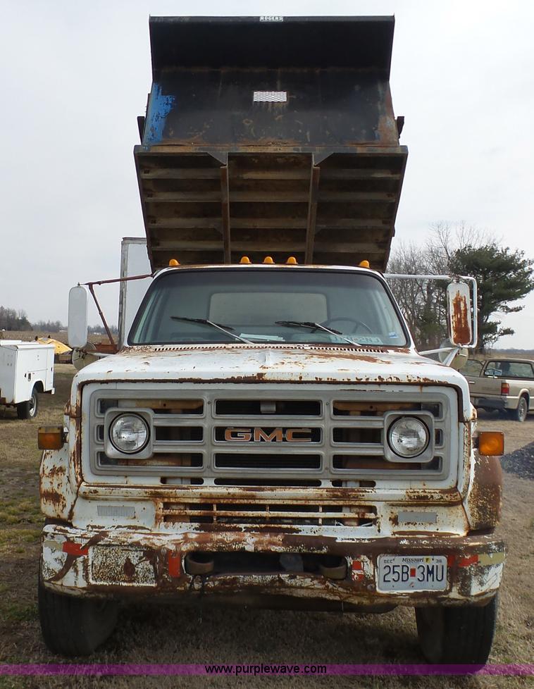 image for item BI9235 1989 GMC TopKick 7000 dump truck