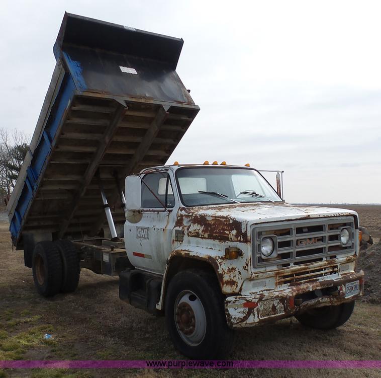image for item BI9235 1989 GMC TopKick 7000 dump truck