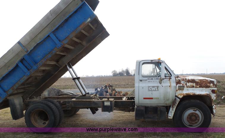 image for item BI9235 1989 GMC TopKick 7000 dump truck