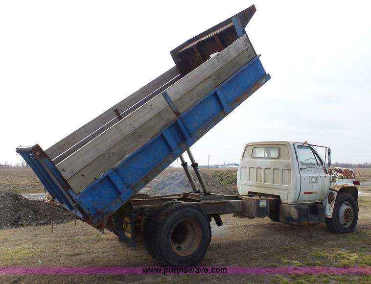 image for item BI9235 1989 GMC TopKick 7000 dump truck