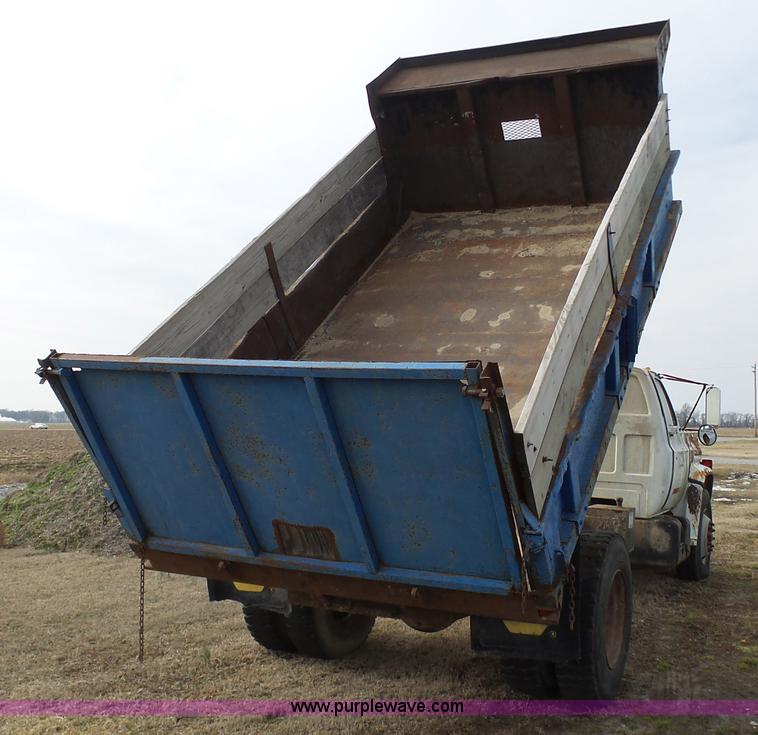 image for item BI9235 1989 GMC TopKick 7000 dump truck
