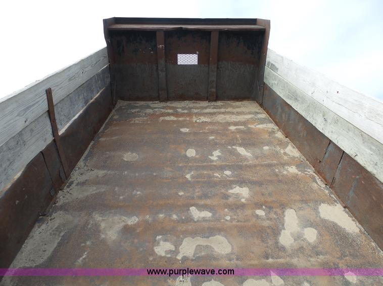 image for item BI9235 1989 GMC TopKick 7000 dump truck
