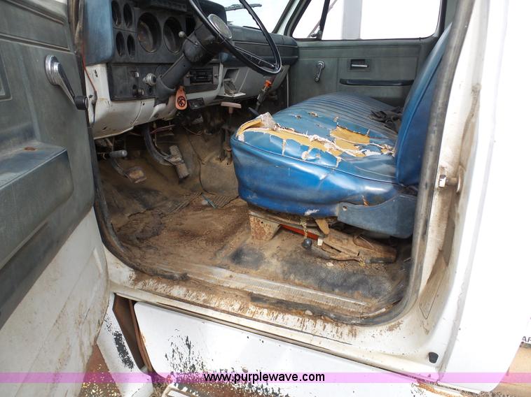image for item BI9235 1989 GMC TopKick 7000 dump truck