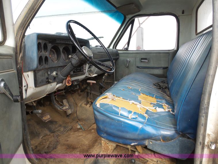 image for item BI9235 1989 GMC TopKick 7000 dump truck