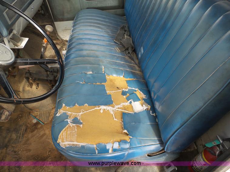 image for item BI9235 1989 GMC TopKick 7000 dump truck
