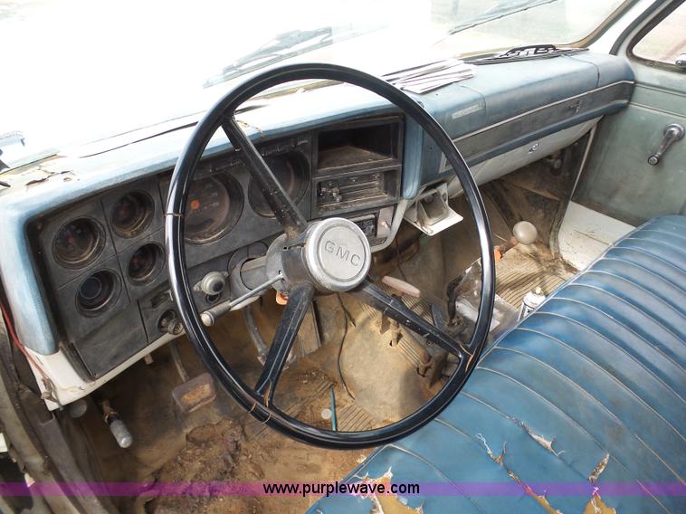 image for item BI9235 1989 GMC TopKick 7000 dump truck