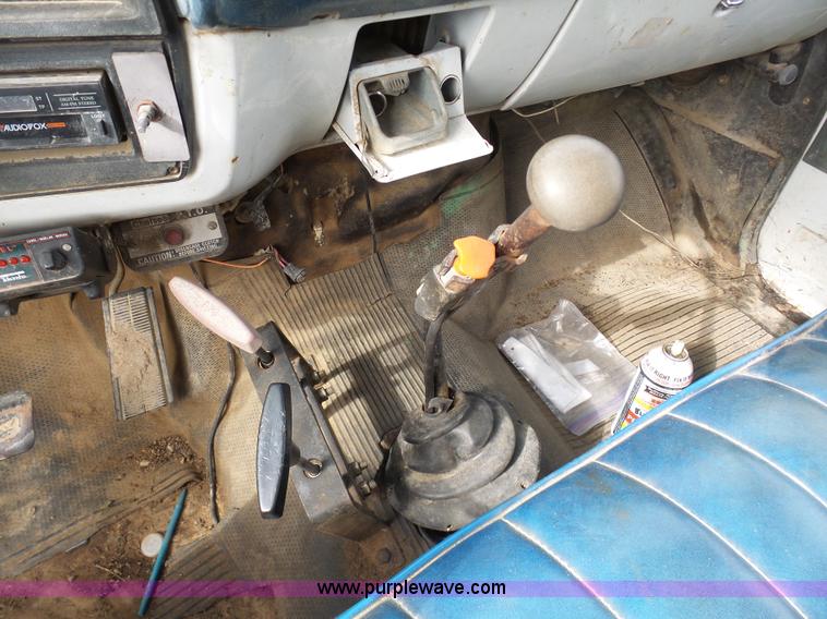 image for item BI9235 1989 GMC TopKick 7000 dump truck