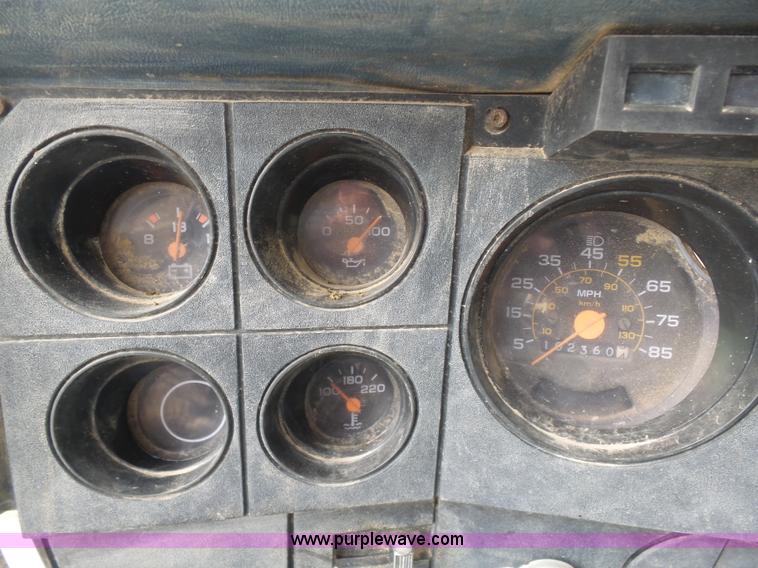 image for item BI9235 1989 GMC TopKick 7000 dump truck