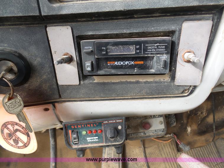 image for item BI9235 1989 GMC TopKick 7000 dump truck