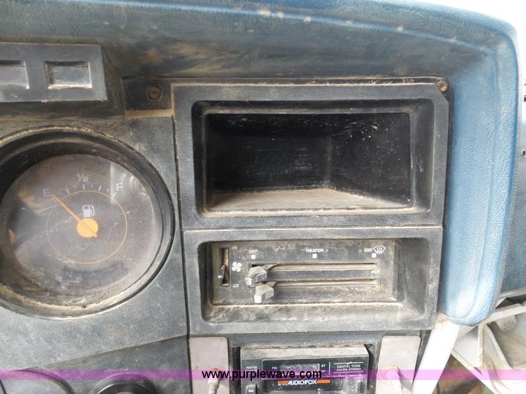 image for item BI9235 1989 GMC TopKick 7000 dump truck