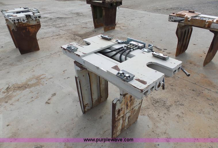 image for item BI9239 (4) forklift bale clamps