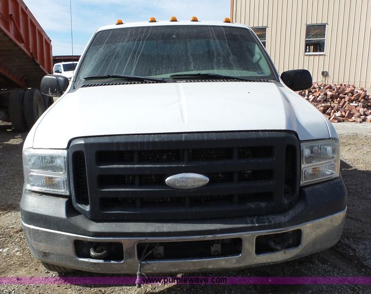 image for item BL9696 2006 Ford F250 Super Duty SuperCab pickup truck
