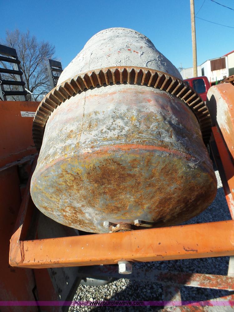 image for item BL9697 Crown cement mixer
