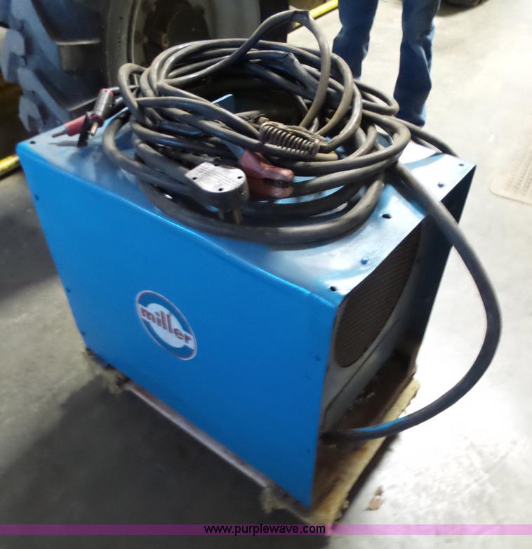 image for item BL9702 Miller AC/DC arc welder