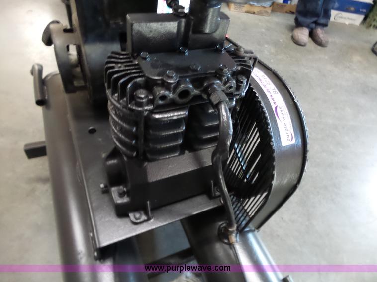 image for item BL9716 Air compressor