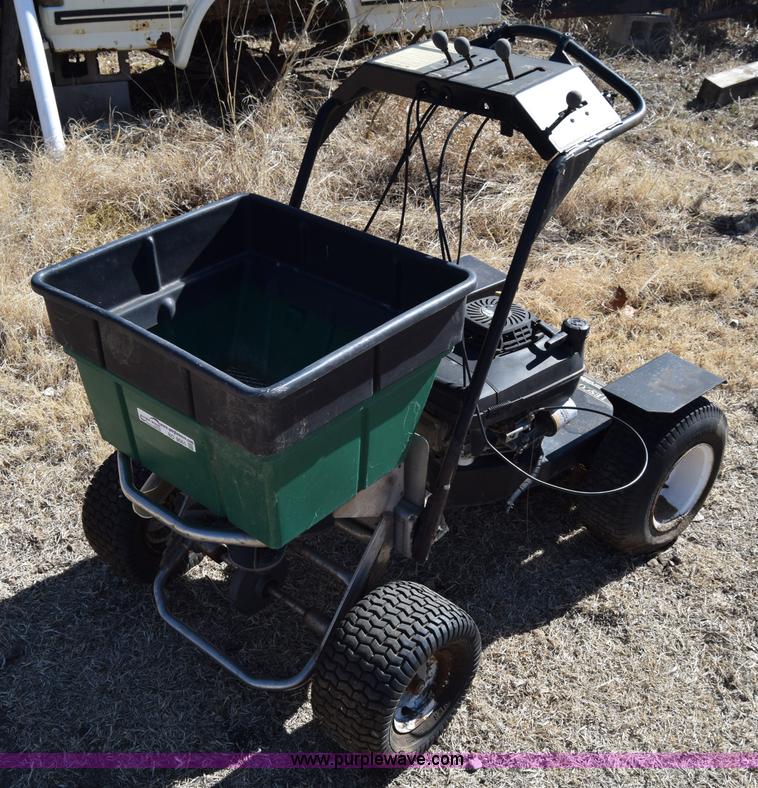 Lesco spreader in Wichita, KS Item BO9501 sold Purple Wave