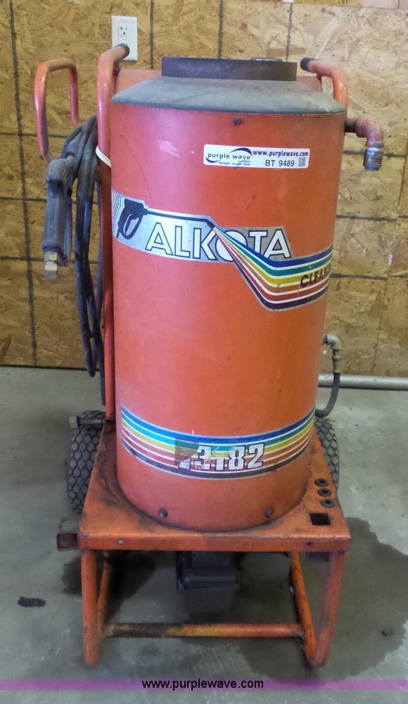 image for item BT9489 Alkota 3182 hot water pressure washer