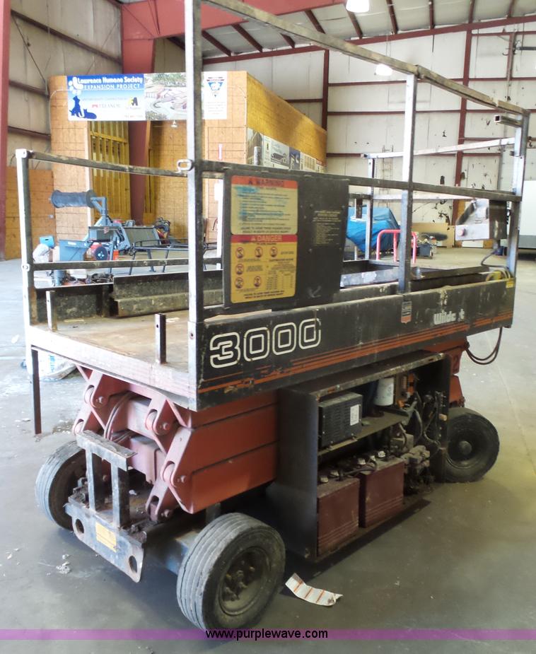 image for item BT9494 Economy Wildcat 3000 scissor lift