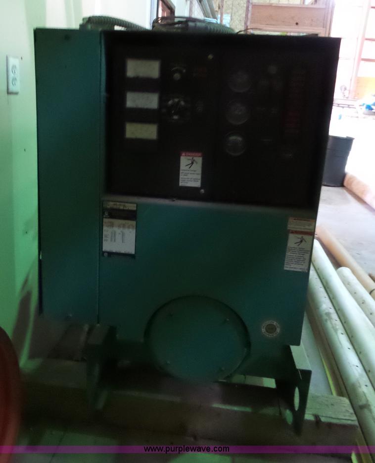 image for item BT9495 2000 Onan generator