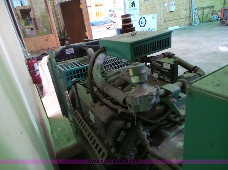 image for item BT9495 2000 Onan generator