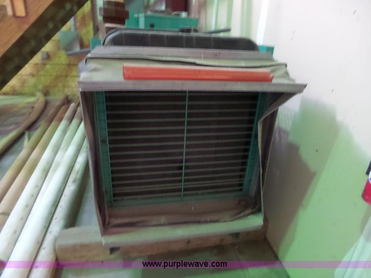 image for item BT9495 2000 Onan generator