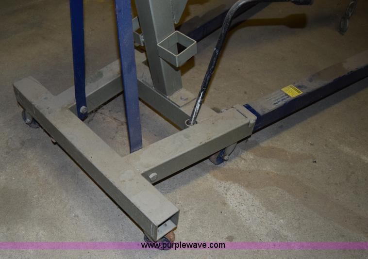 AC Delco engine hoist in Hutchinson, KS Item BW9333 sold Purple Wave