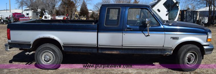 image for item BX9582 1993 Ford F250 HD XL SuperCab pickup truck