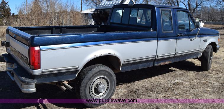 image for item BX9582 1993 Ford F250 HD XL SuperCab pickup truck