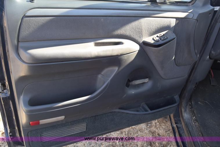 image for item BX9582 1993 Ford F250 HD XL SuperCab pickup truck