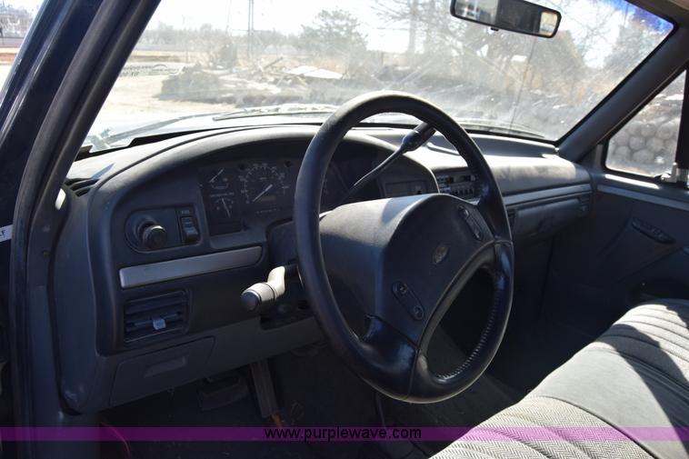 image for item BX9582 1993 Ford F250 HD XL SuperCab pickup truck