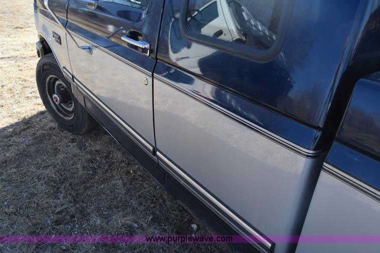 image for item BX9582 1993 Ford F250 HD XL SuperCab pickup truck