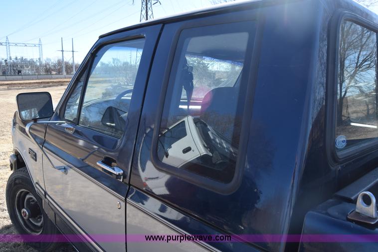 image for item BX9582 1993 Ford F250 HD XL SuperCab pickup truck