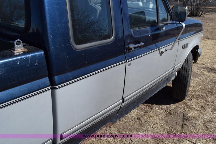 image for item BX9582 1993 Ford F250 HD XL SuperCab pickup truck