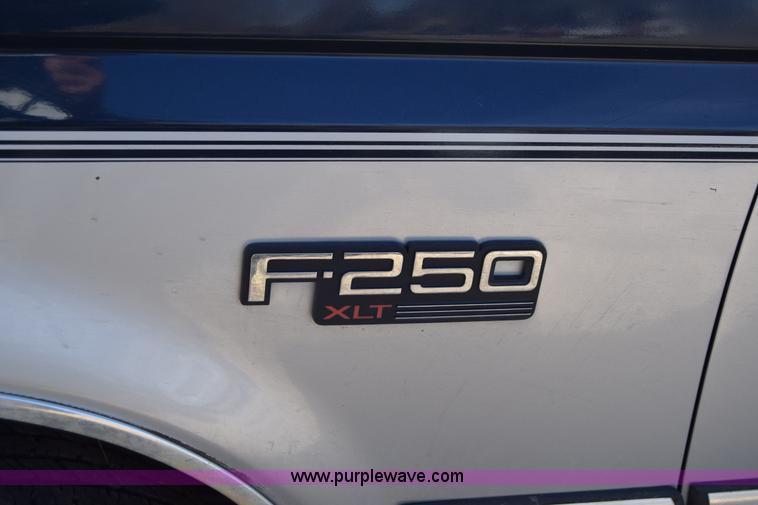 image for item BX9582 1993 Ford F250 HD XL SuperCab pickup truck