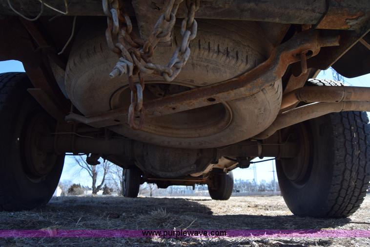 image for item BX9582 1993 Ford F250 HD XL SuperCab pickup truck