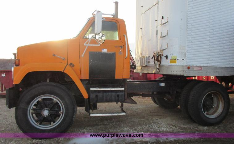 image for item I1791 1984 GMC Brigadier semi truck