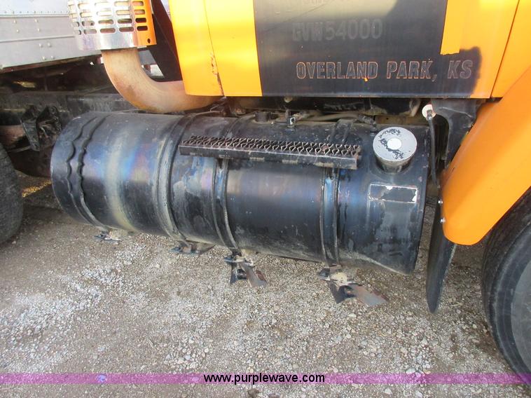 image for item I1791 1984 GMC Brigadier semi truck