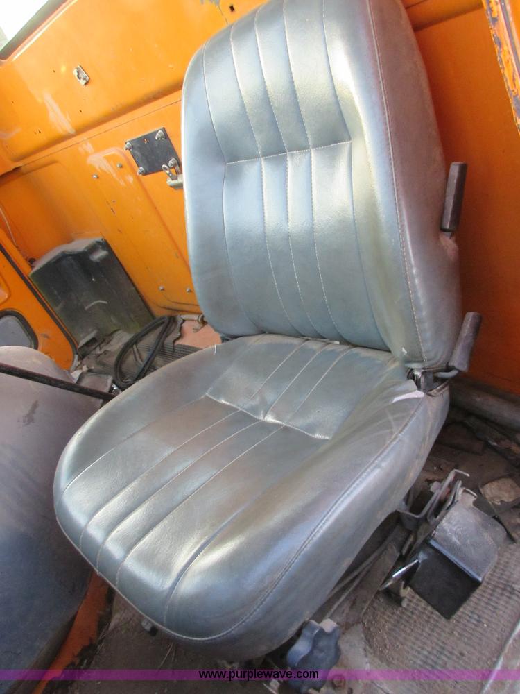 image for item I1791 1984 GMC Brigadier semi truck