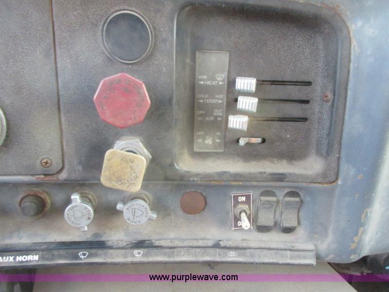 image for item I1791 1984 GMC Brigadier semi truck