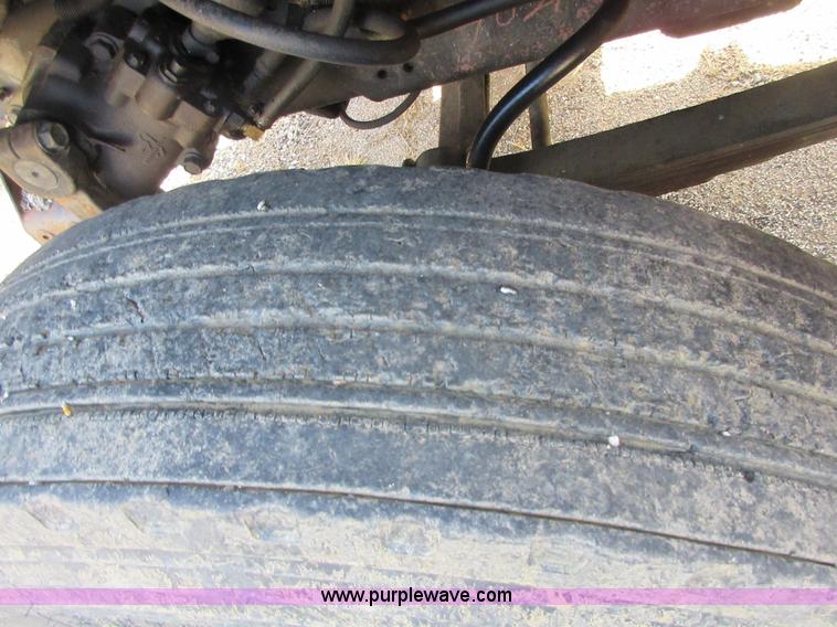 image for item I1806 1982 International S1900 dump truck