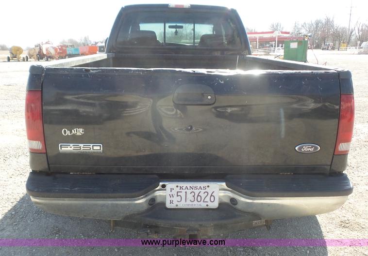 image for item I2302 2006 Ford F250 Super Duty Crew Cab pickup truck