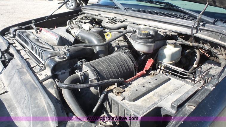 image for item I2302 2006 Ford F250 Super Duty Crew Cab pickup truck