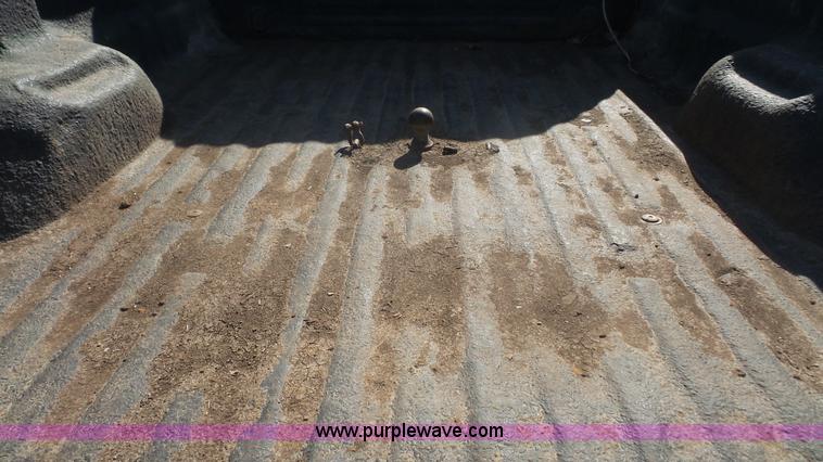 image for item I2302 2006 Ford F250 Super Duty Crew Cab pickup truck