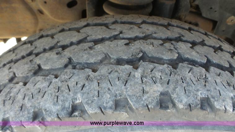 image for item I2302 2006 Ford F250 Super Duty Crew Cab pickup truck