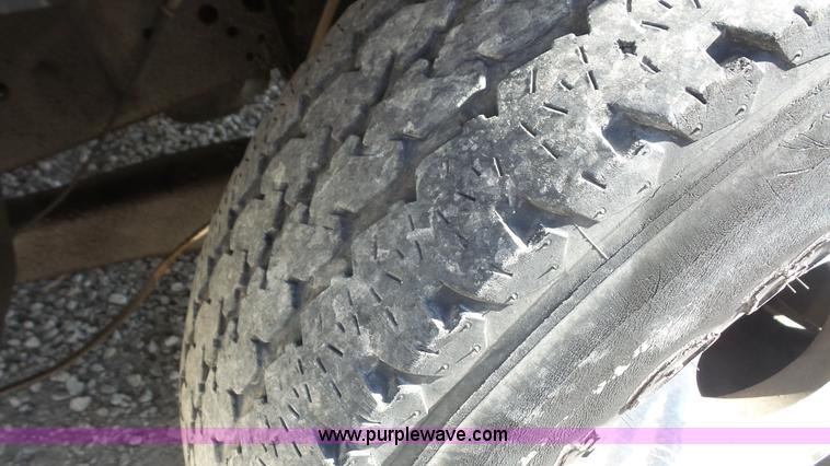 image for item I2302 2006 Ford F250 Super Duty Crew Cab pickup truck