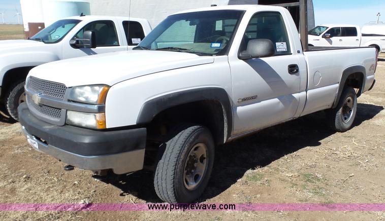 image for item J1272 2003 Chevrolet Silverado 2500HD pickup truck