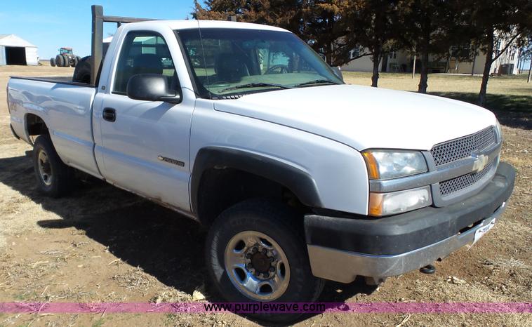 image for item J1272 2003 Chevrolet Silverado 2500HD pickup truck